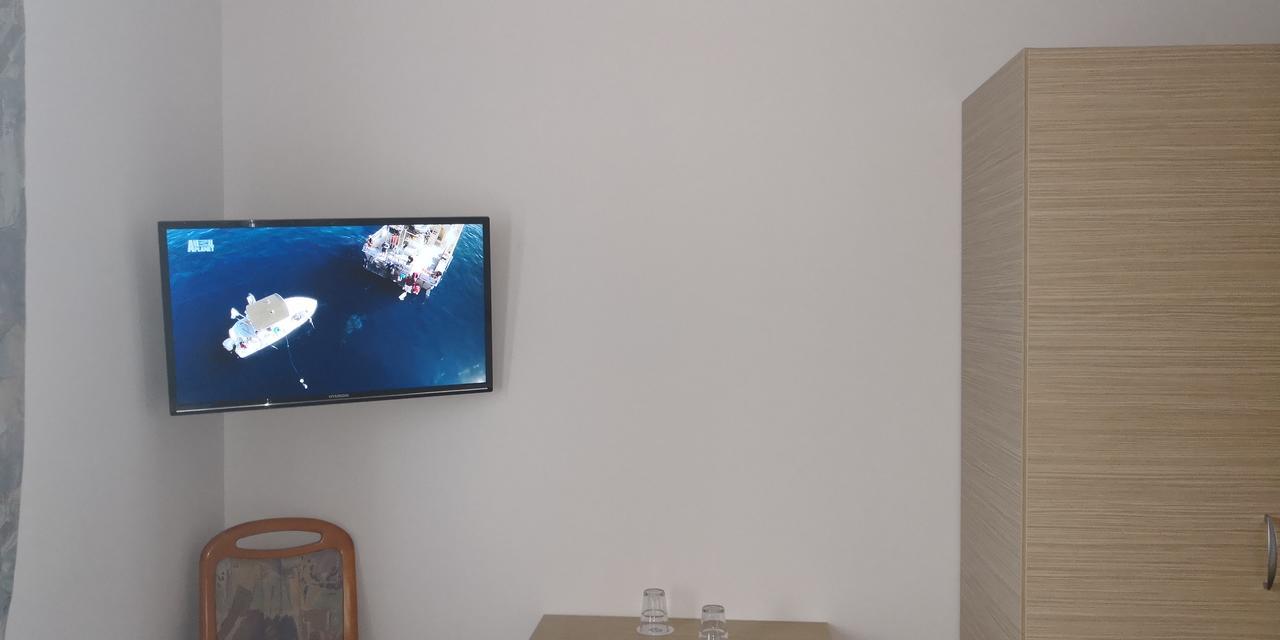 Hotel Berlin Budapest Ngoại thất bức ảnh